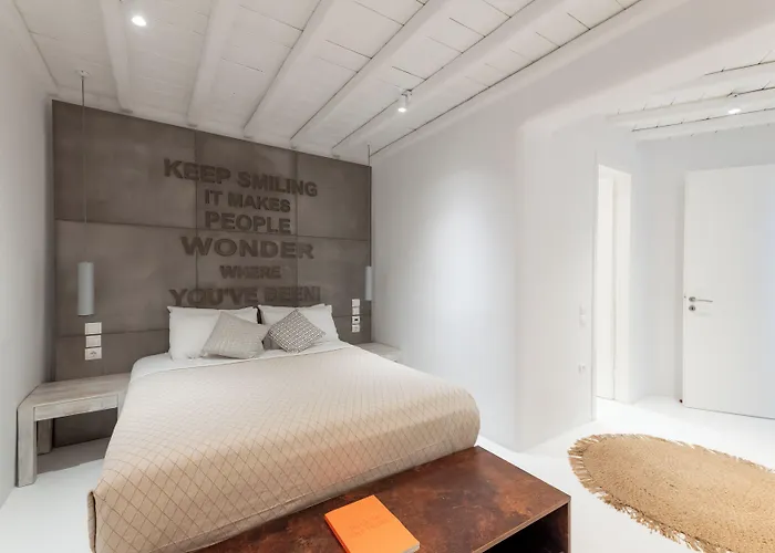 Alice Elia (Mykonos)